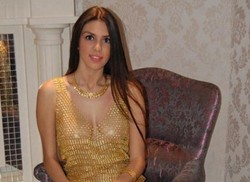 Wow! Gaun Terbuat dari 78 Ribu Emas Asli Dijual Rp 1,8 M