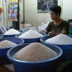 Ini Dia Sembako yang Harganya Selangit di 2013