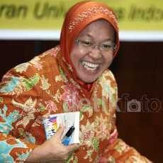 Risma Ingatkan PNS Pemkot Lebih Inovatif di Tahun 2014