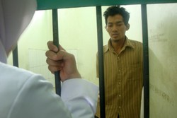 Akan Dijemput Polisi di RS, Resi Pembongkar Kuburan Pura-pura Gila