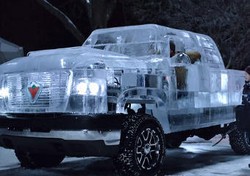 Bodi Pikap Ini Terbuat dari Potongan Es