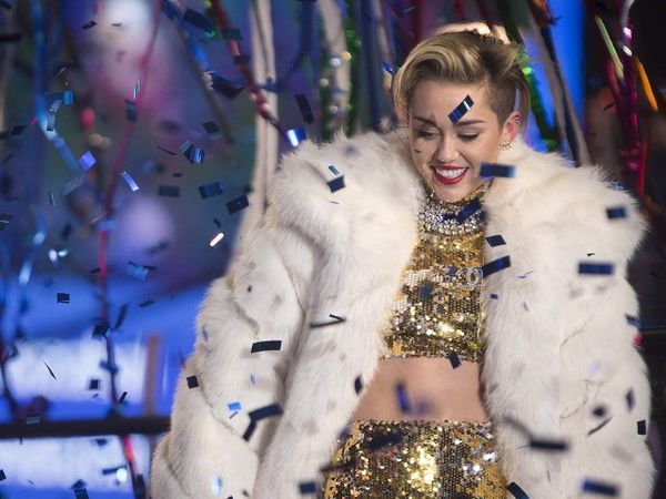 Berpesta Bersama Miley Cyrus di Akhir Tahun 2013