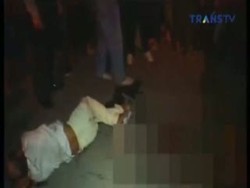 Kakek dan Cucu Ditemukan Berlumuran Darah di Bawah Jembatan