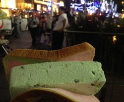 Es Krim Potong & 4 Street Food Wajib Coba di Singapura