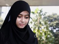 Darin Mumtazah Jenguk Luthfi Hasan