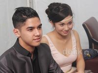 Kedekatan Al dan Ariel Tatum di Tahun Baru