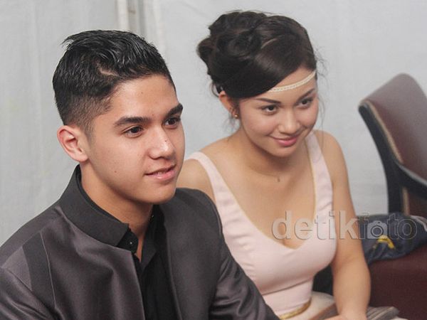 Kedekatan Al dan Ariel Tatum di Tahun Baru