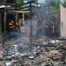 Gara-gara Lilin, Empat Rumah Hangus Terbakar