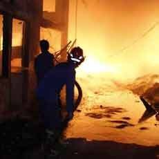 Pabrik Plastik di Krian Ludes Terbakar