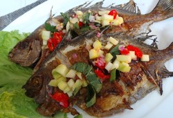Resep Seafood: Ikan Baronang Bakar dengan Mango Salsa
