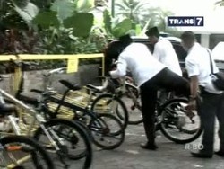 Dilarang Jokowi, Ahok Nekat Bawa Mobil