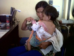 Mei Polisikan Suami yang Diduga Menyiram Air Panas ke Buah Hati