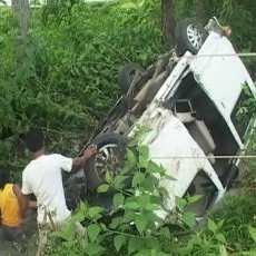 Mobil Rombongan Pengantin Tabrak Penjual Sayur, 1 Tewas dan 8 Luka