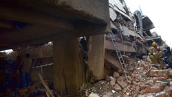 13 Tewas dan 20 Orang Terperangkap Saat Gedung Runtuh di India