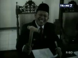 Caleg Badut & Politik Badut Jelang Pemilu