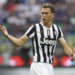 Balas Komentar Totti, Lichtsteiner: Juve Lebih Kuat dari Roma