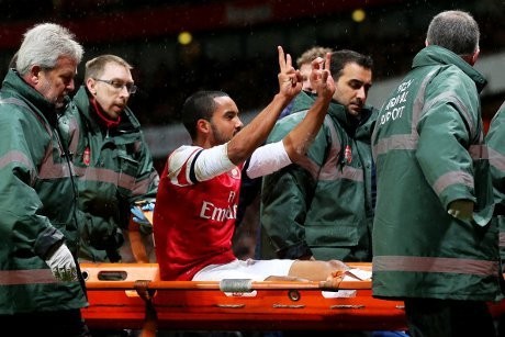 Walcott Ejek Suporter Spurs, Wenger Membela