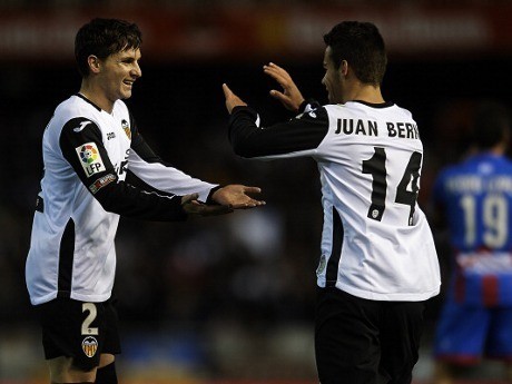 Valencia Taklukkan Levante 2-0