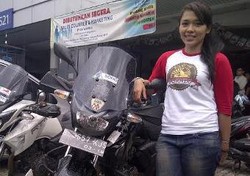 Ini Wanita Tangguh yang Bakal Keliling Kalimantan Naik Motor
