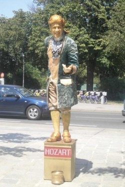 Manusia Warna-warni Berkeliaran di Wina, Austria