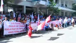 Terminal Lebak Bulus Ditutup, Ratusan Sopir Demo