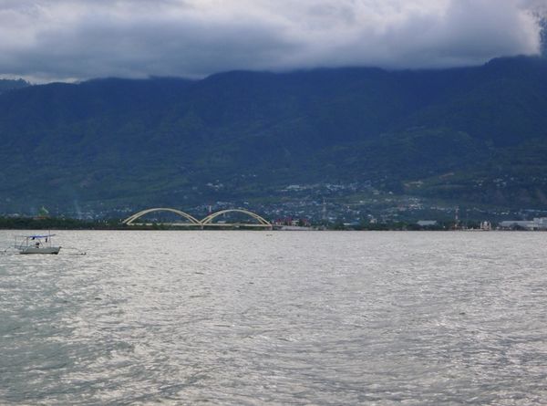 Talise, Pantai Tempat Nongkrong Muda-mudi di Palu
