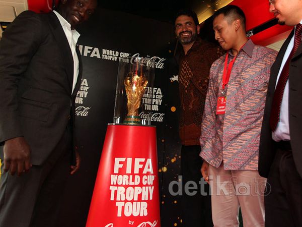 Trofi Piala Dunia Mendarat di Jakarta