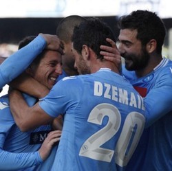 Dua Gol Mertens Menangkan Napoli atas Sampdoria