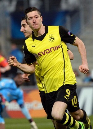 Die Roten Sambut Si Super Lewandowski