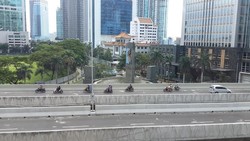 Ini Pemotor Bandel yang Melawan Arah di JLNT Casablanca Saat Ada Razia