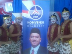 Gita Wirjawan Dikawal Petruk Cs ke Sekretariat Konvensi PD