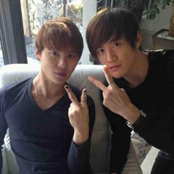 Saudara Kembar Junsu JYJ Siap Debut Akting di Korea