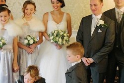 Mengharukan, Saat Bocah dengan Leukemia Ini Pidato di Pernikahan Ortunya