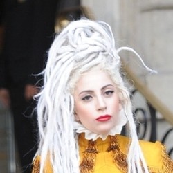 Video Klip Tertunda, Lady Gaga Curhat Panjang di Website Little Monster