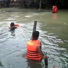 Bocah 5 Tahun Tenggelam di Sungai Saat Cari Kepiting