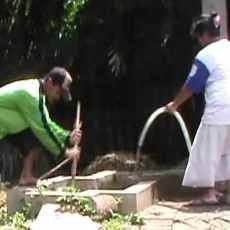 Warga Probolinggo Manfaatkan Kotoran Sapi Jadi Biogas