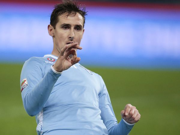 Klose Menangkan Lazio