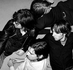 Phoenix, Zero 7, Fenech-Soler Ramaikan Pagelaran Love Garage Tahun Ini