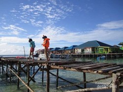 Derawan, Cinta Pada Pijakan Pertama