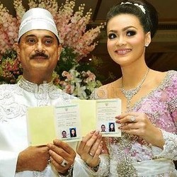 Apa Penyebab Tak Akurnya Christy Jusung dengan Anak dari Suaminya?