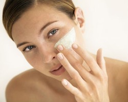 EE Cream, Akankah Sefenomenal BB Cream?