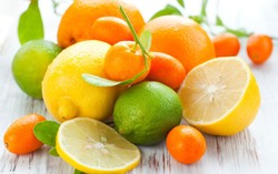 Manfaatkan Kulit Jeruk Lemon Sebagai Pengusir Semut dan Nyamuk