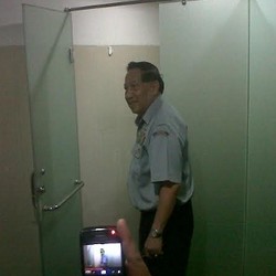 Jelang Halim Jadi Bandara Komersil, Menhub Sidak ke Toilet