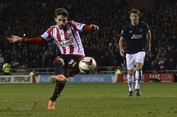 Namun, penalti Fabio Borini memastikan Sunderland membawa pulang kemenangan. REUTERS/Nigel Roddis.