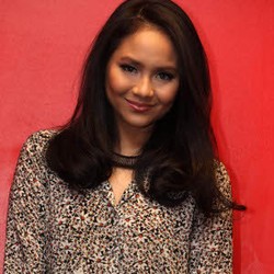 Rangkaian Kata Gita Gutawa Soal Para Lelaki Gombal