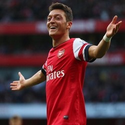 Oezil Nikmati Premier League yang Lebih Sibuk