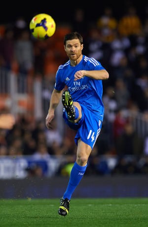 Pendengaran Alonso Masih Bermasalah