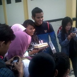 Pemain Timnas U-19 Diserbu Fans Cewek, Ravi Dapat Kue Ultah 