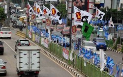 Jokowi Perintahkan Satpol PP Bersihkan Atribut Parpol Mulai Pekan Depan