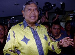 Usai Diperiksa KPK, Bambang Soeharto Irit Bicara